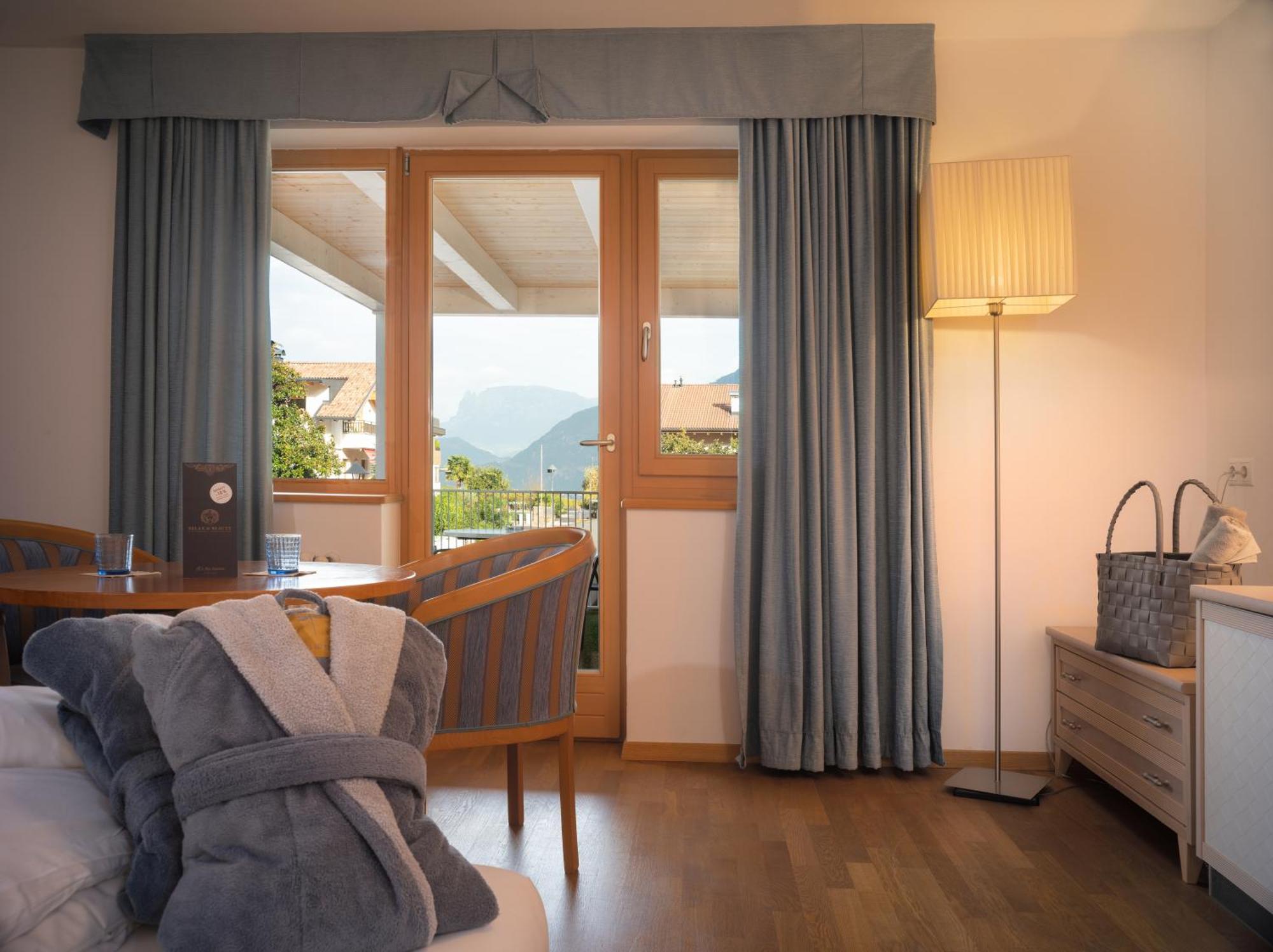 Hotel Weingarten Appiano Sulla Strada Del Vino Esterno foto