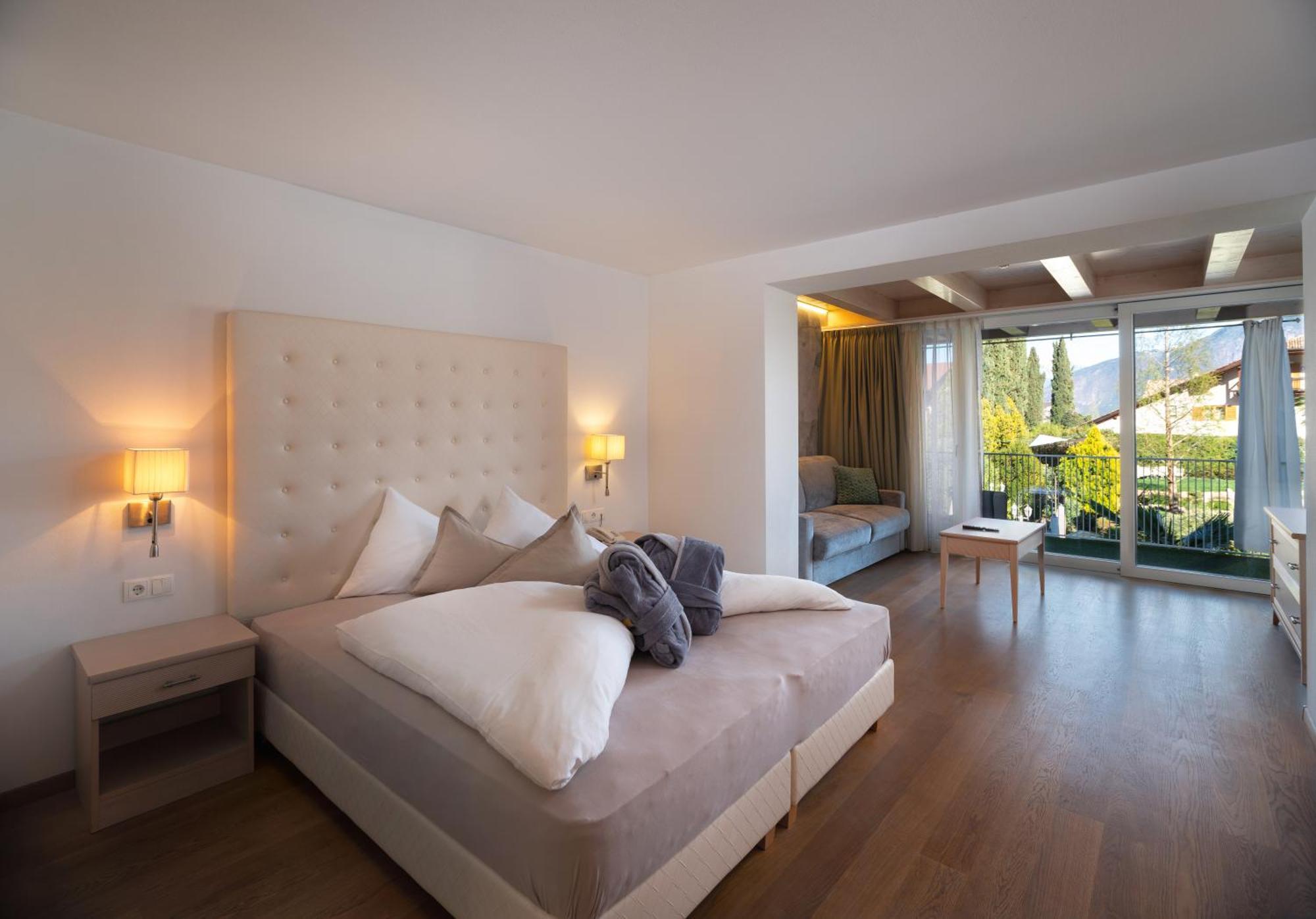 Hotel Weingarten Appiano Sulla Strada Del Vino Esterno foto